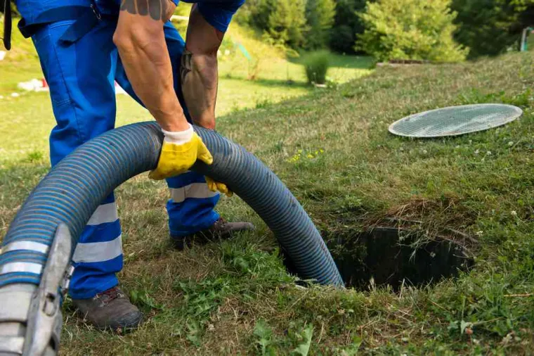 Comment déboucher une canalisation très bouchée, Taradeau, Monsieur Axel TRIQUENEAUX